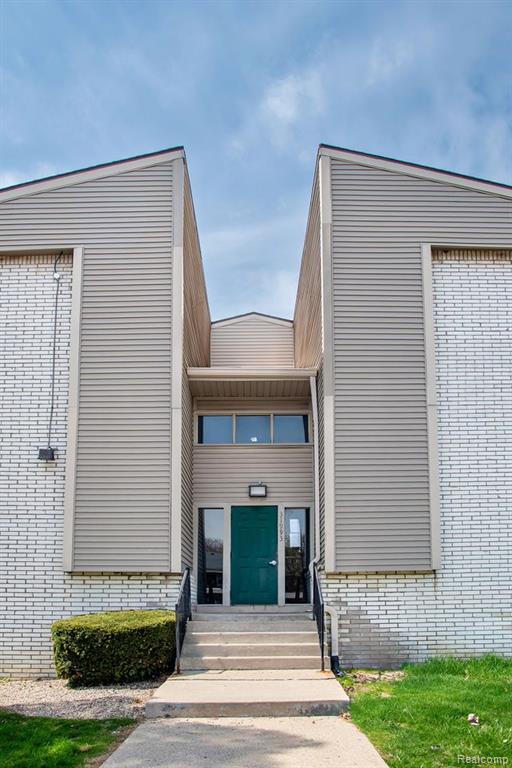 31993 West 12 Mile Road, Unit 109 Farmington, MI 48334 - Photo 2 of 23