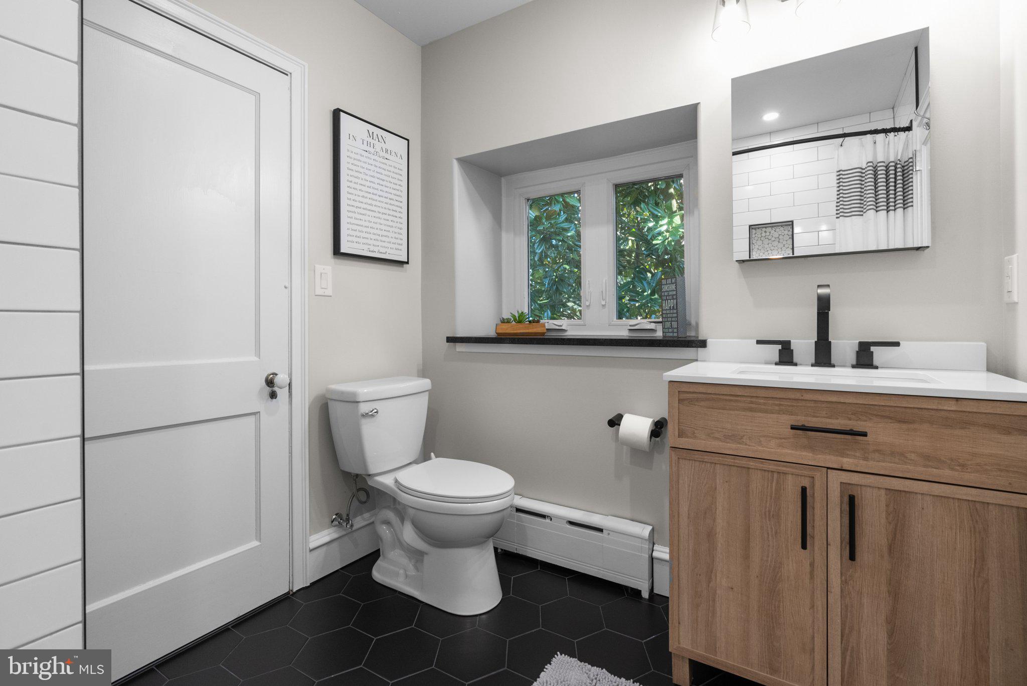 1300 Gilbert Road Jenkintown, PA 19046 - Photo 40 of 71 jack&jill bathroom