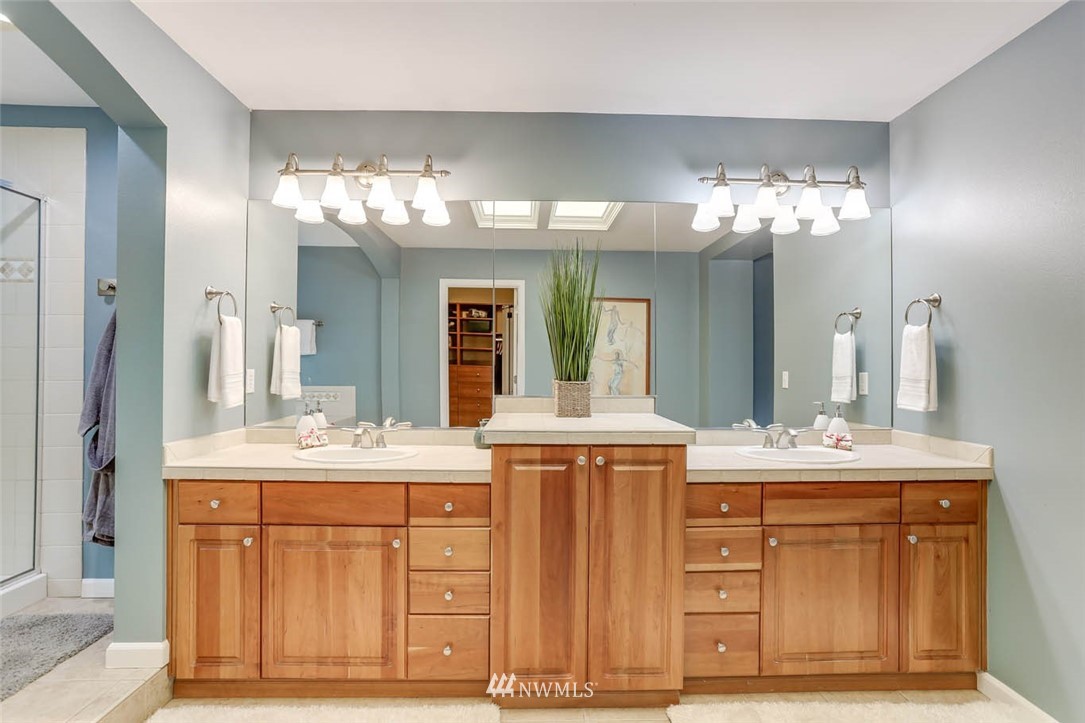 16506 Parkside Way Southeast Renton, WA 98058 - Photo 17 of 36