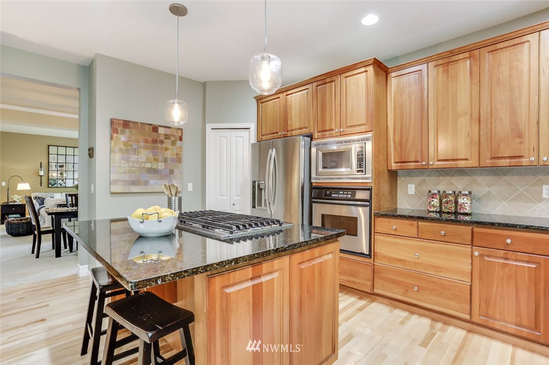 16506 Parkside Way Southeast Renton, WA 98058 - Photo 9 of 36