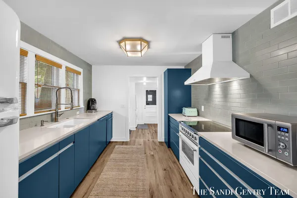 $389,900 | 17545 Reenders Street, Spring Lake, MI 49456