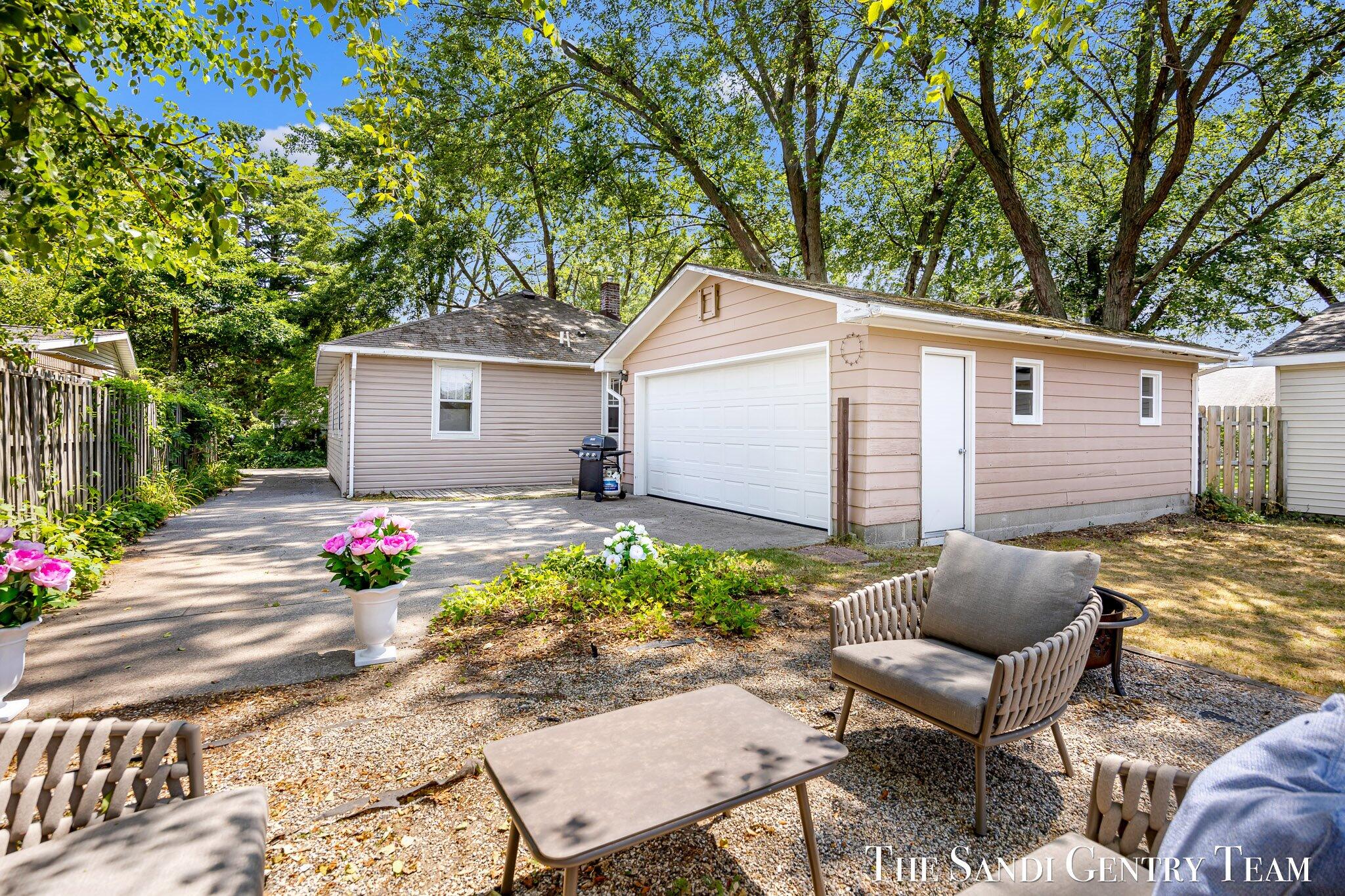 17545 Reenders Street Spring Lake, MI 49456 - Photo 2 of 40 43-O91A9327