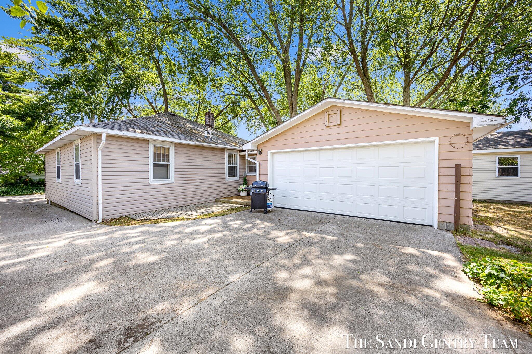 17545 Reenders Street Spring Lake, MI 49456 - Photo 34 of 40 42-O91A9336