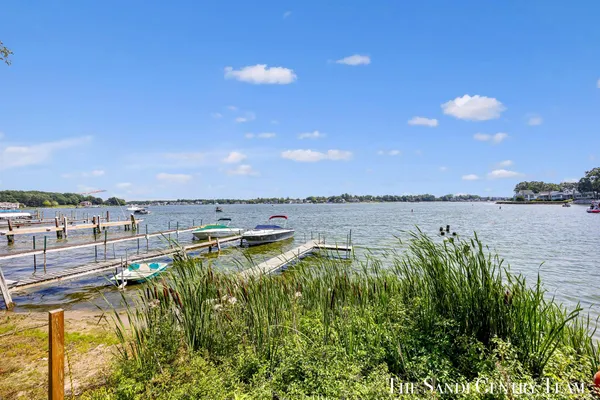 $389,900 | 17545 Reenders Street, Spring Lake, MI 49456