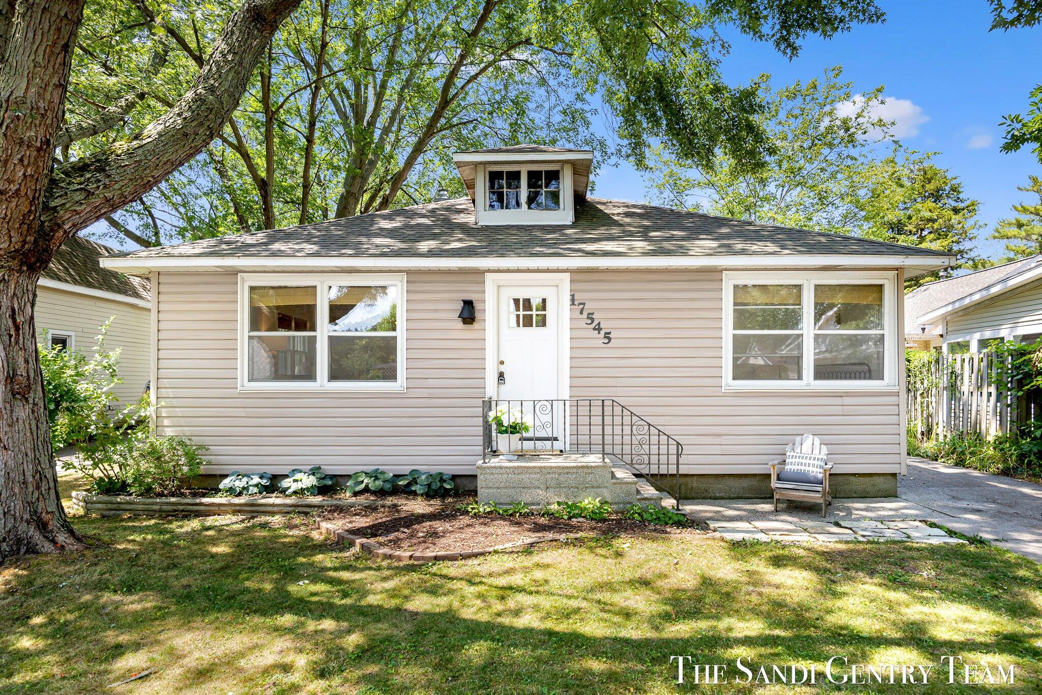 17545 Reenders Street Spring Lake, MI 49456 - Photo 5 of 40 01-O91A9282