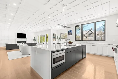 $4,695,000 | 180 Allen Avenue, Newton, MA 02468