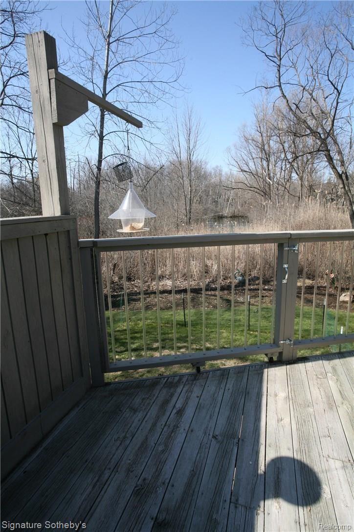 6620 Clarkston Road Clarkston, MI 48346 - Photo 31 of 72 Gate on Wheels