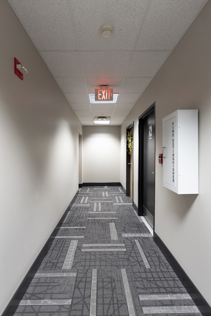 1 South Highland Avenue, Unit 400 Arlington Heights, IL 60005 - Photo 19 of 24 a view of an empty room