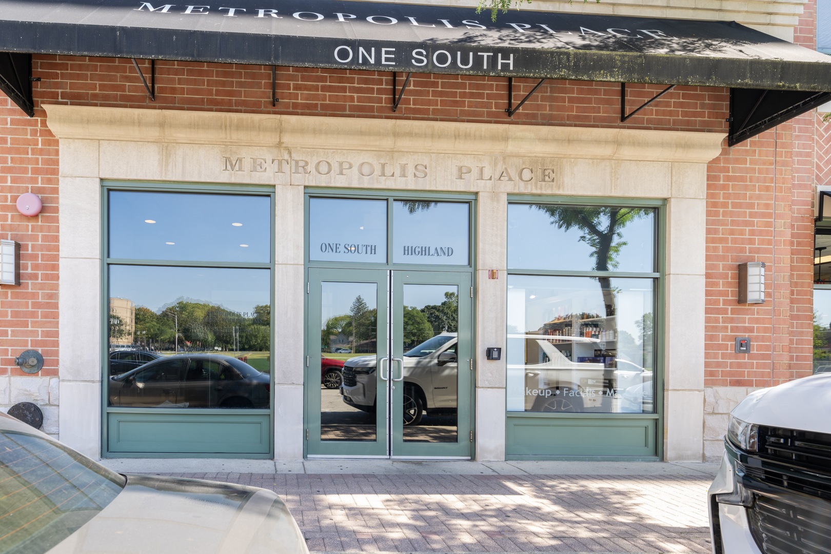1 South Highland Avenue, Unit 400 Arlington Heights, IL 60005 - Photo 23 of 24 a view of a entrance to house