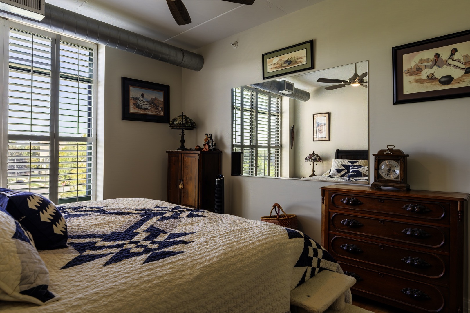 1 South Highland Avenue, Unit 400 Arlington Heights, IL 60005 - Photo 9 of 24 a bedroom with a bed and a window