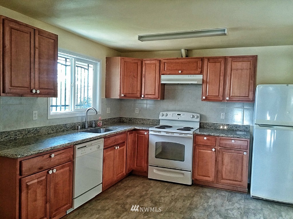 115 Northwest 3rd Place Renton, WA 98057 - Photo 2 of 12