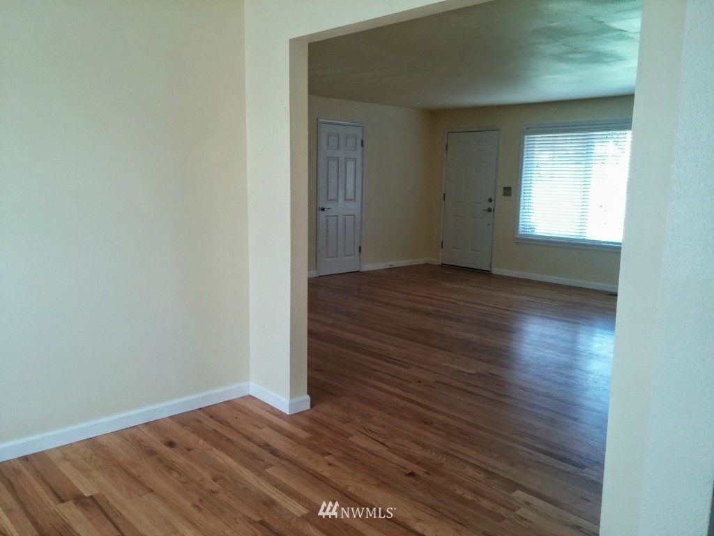 115 Northwest 3rd Place Renton, WA 98057 - Photo 6 of 12