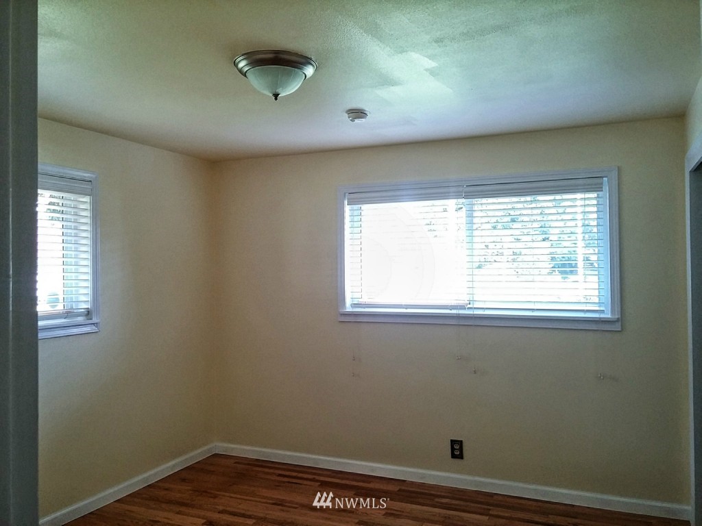 115 Northwest 3rd Place Renton, WA 98057 - Photo 7 of 12