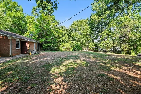 $242,500 | 122 Redwood Bend, King, NC 27021