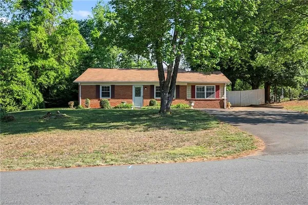 $242,500 | 122 Redwood Bend, King, NC 27021