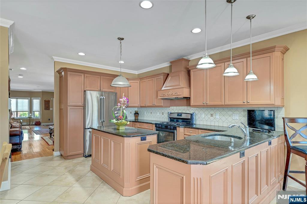 4 8th Street, Unit A Fairview, NJ 07022 - Photo 14 of 35