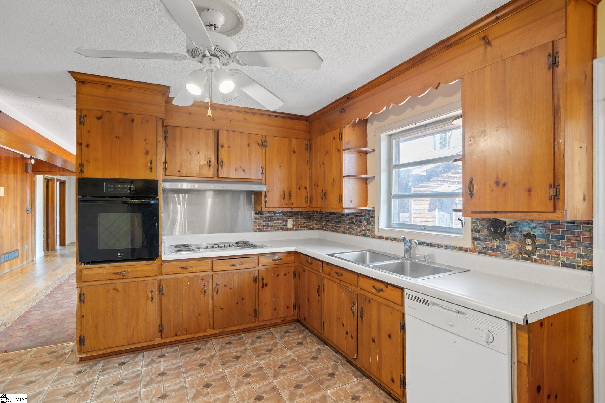 214 Hunts Bridge Road Greenville, SC 29617 - Photo 11 of 47 Gallery Image 11