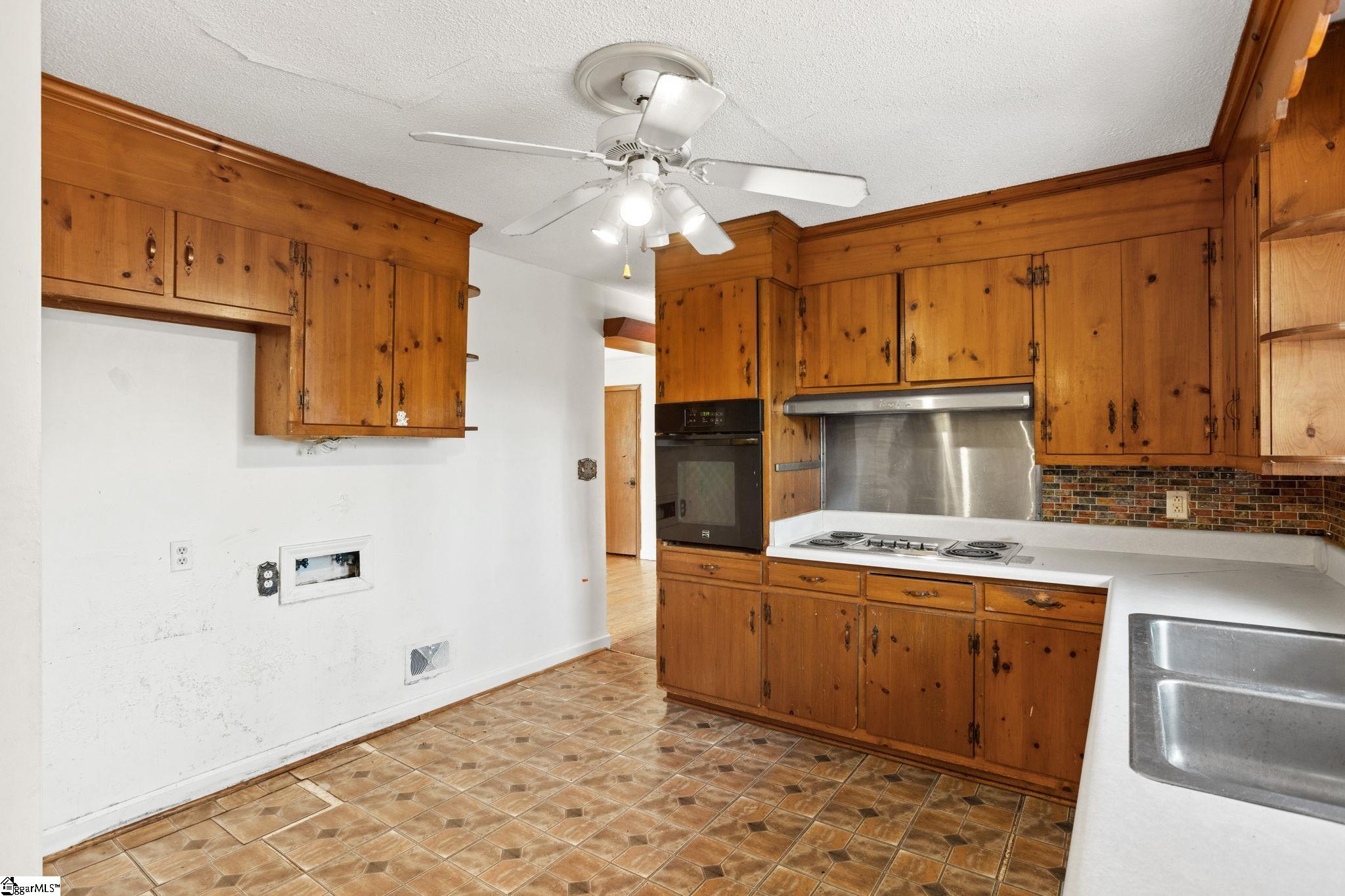 214 Hunts Bridge Road Greenville, SC 29617 - Photo 12 of 47 Gallery Image 12