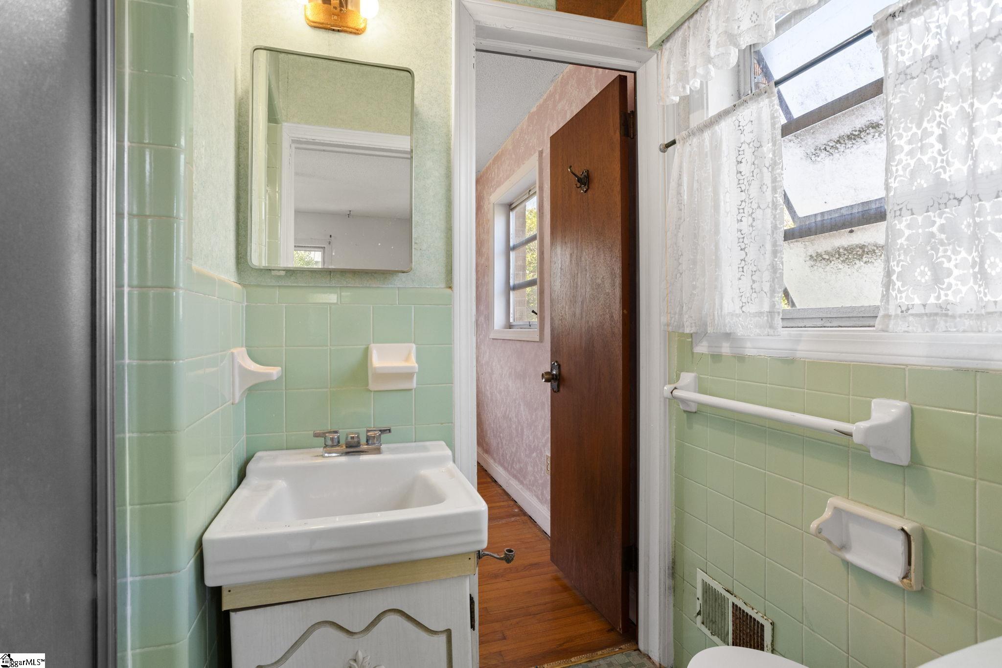 214 Hunts Bridge Road Greenville, SC 29617 - Photo 21 of 47 Gallery Image 21