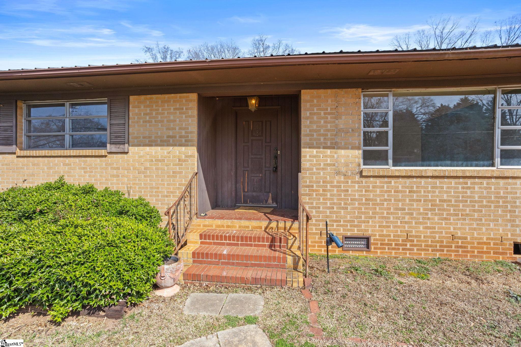 214 Hunts Bridge Road Greenville, SC 29617 - Photo 3 of 47 Gallery Image 3