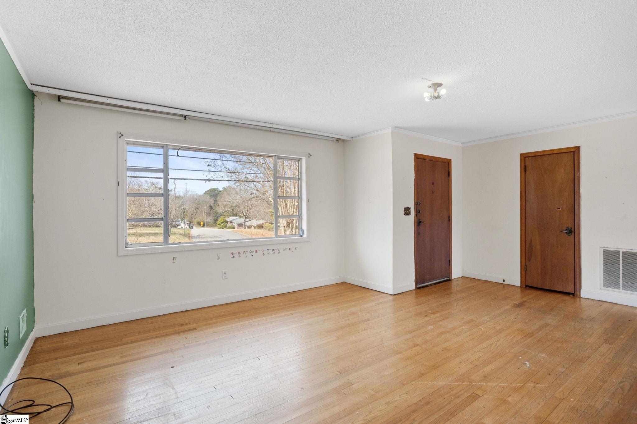 214 Hunts Bridge Road Greenville, SC 29617 - Photo 5 of 47 Gallery Image 5