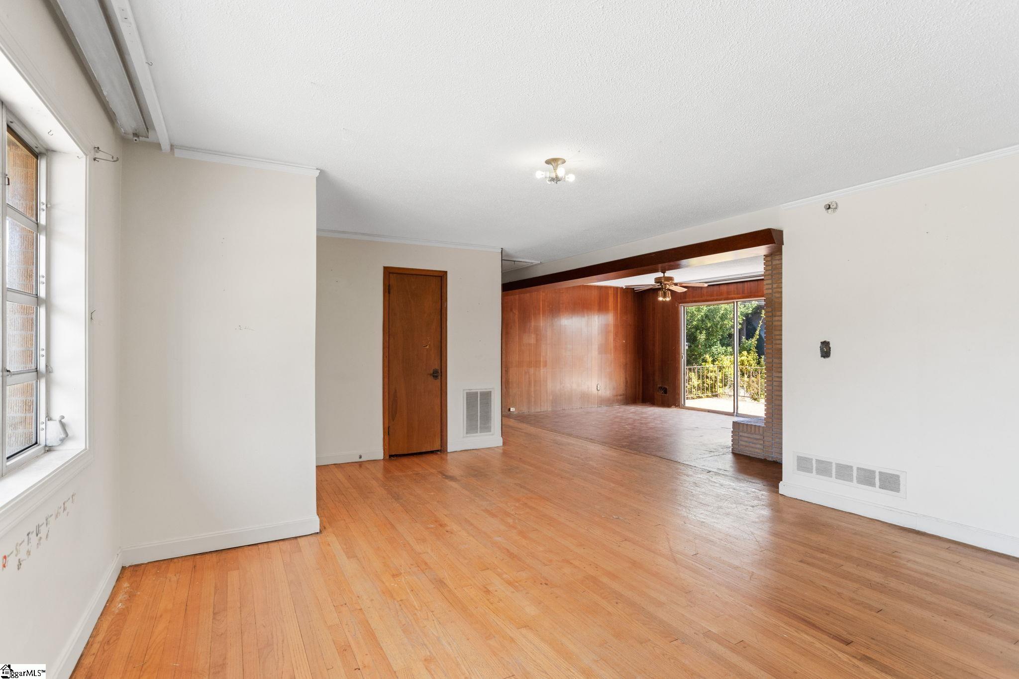214 Hunts Bridge Road Greenville, SC 29617 - Photo 6 of 47 Gallery Image 6