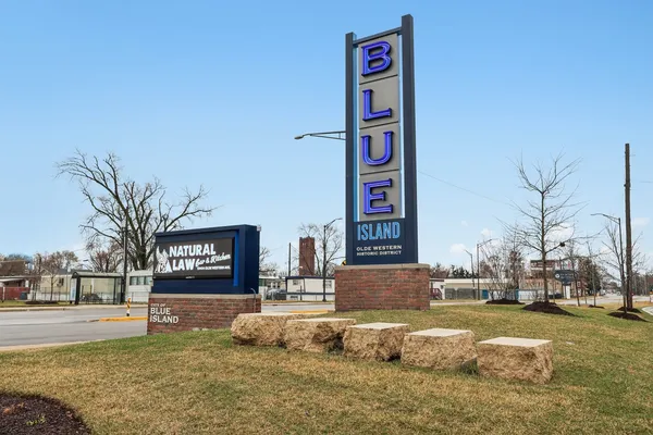 $250,000 | 13315 Old Western Avenue, Blue Island, IL 60406