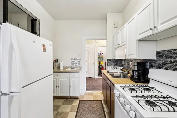 $250,000 | 13315 Old Western Avenue, Blue Island, IL 60406