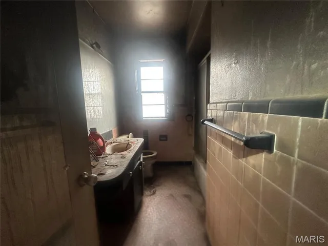 $200,000 | 10080 Lakeside Drive, St. Louis, MO 63123