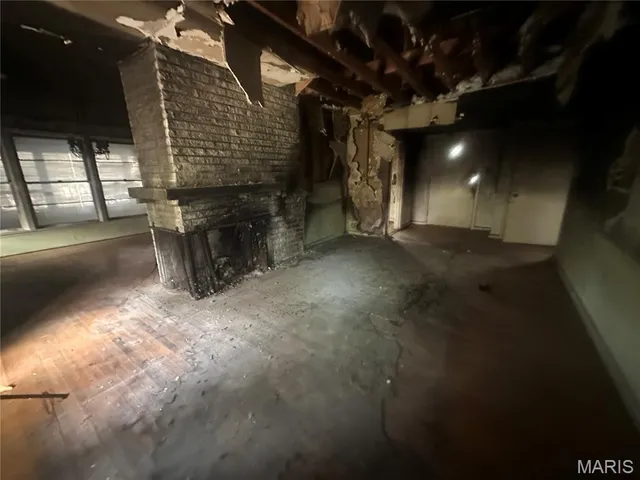 $200,000 | 10080 Lakeside Drive, St. Louis, MO 63123