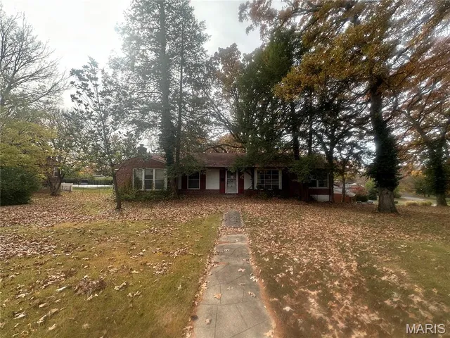 $200,000 | 10080 Lakeside Drive, St. Louis, MO 63123