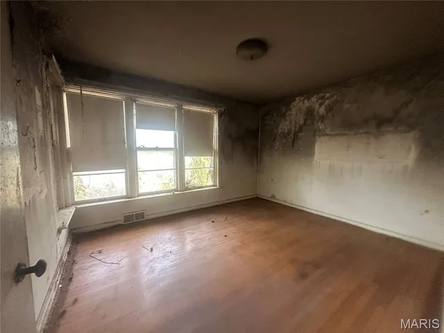 $200,000 | 10080 Lakeside Drive, St. Louis, MO 63123