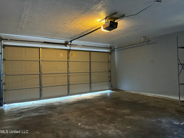 $133,000 | 123 Fairoaks Drive, Jackson, MS 39212