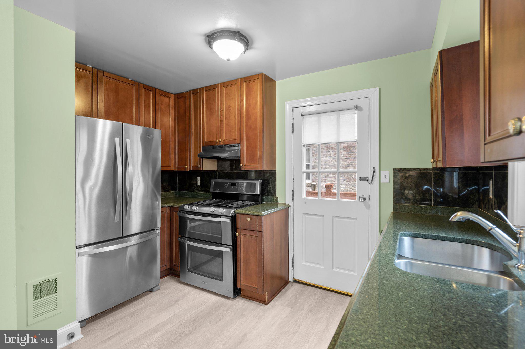 9930 Moss Avenue Silver Spring, MD 20901 - Photo 9 of 28 Gallery Image 9