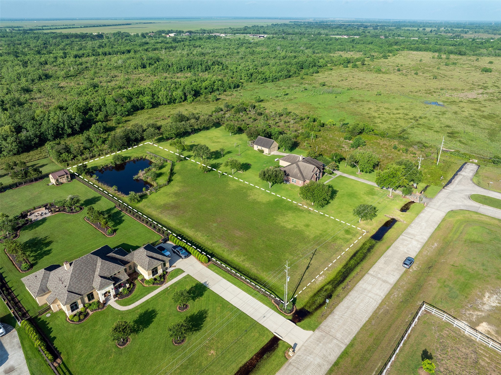 7706 Pebble Hill Lane Rosharon, TX 77583 - Photo 11 of 16 a view of a garden