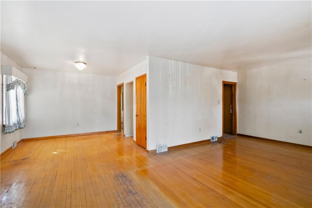 343 Locust Street Canonsburg, PA 15317 - Photo 4 of 39