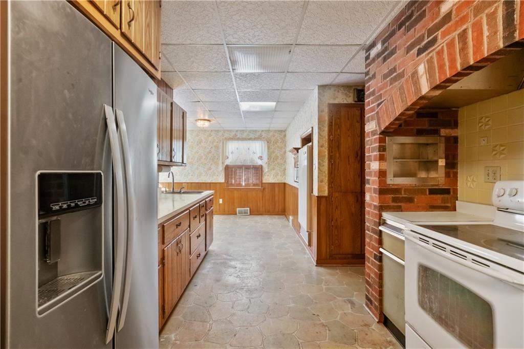 343 Locust Street Canonsburg, PA 15317 - Photo 7 of 39