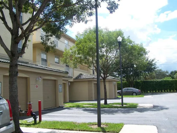 $2,500 | 2100 Greenview Shores Boulevard, Unit 519, Wellington, FL 33414