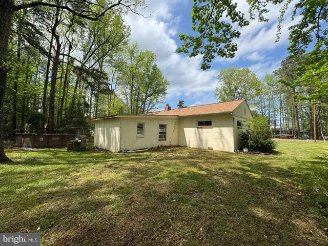 $199,900 | 558 Shorewood Drive, Colonial Beach, VA 22443