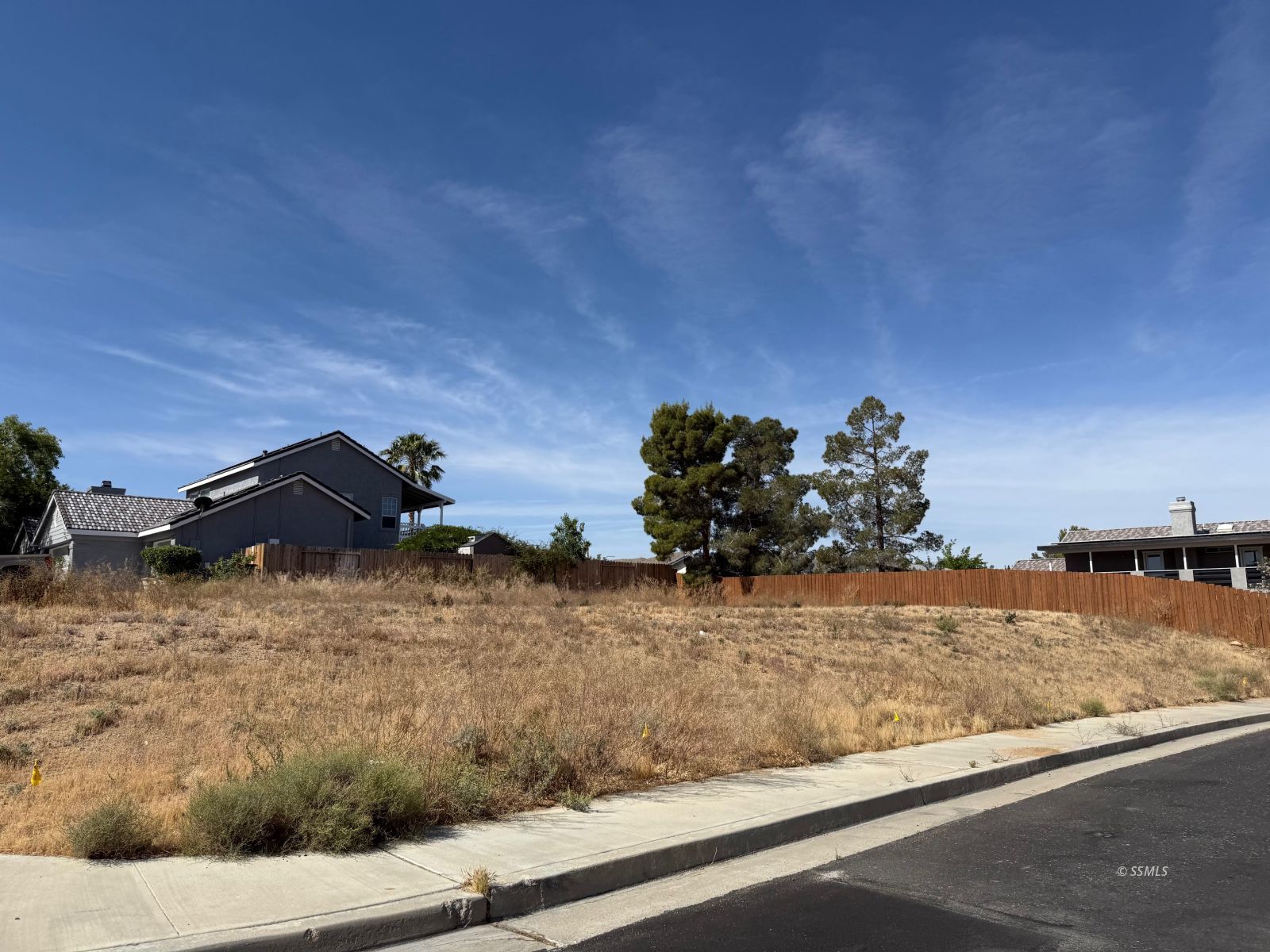 2301 South Del Rosa Drive Ridgecrest, CA 93555 - Photo 2 of 6 Gallery Image 2