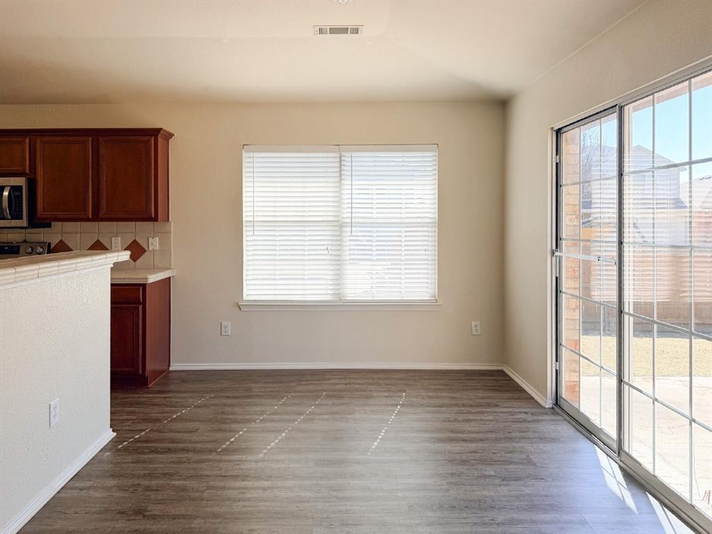 5353 Freestone Drive Grand Prairie, TX 75052 - Photo 16 of 36