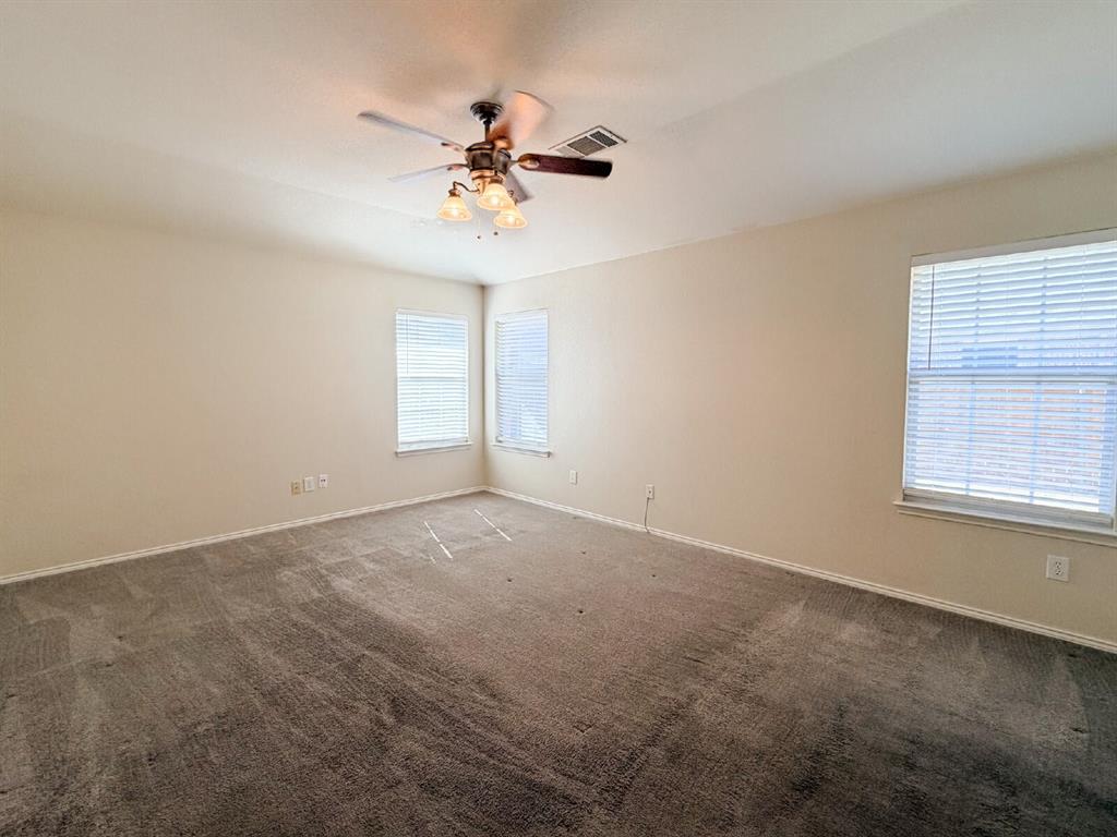 5353 Freestone Drive Grand Prairie, TX 75052 - Photo 23 of 36