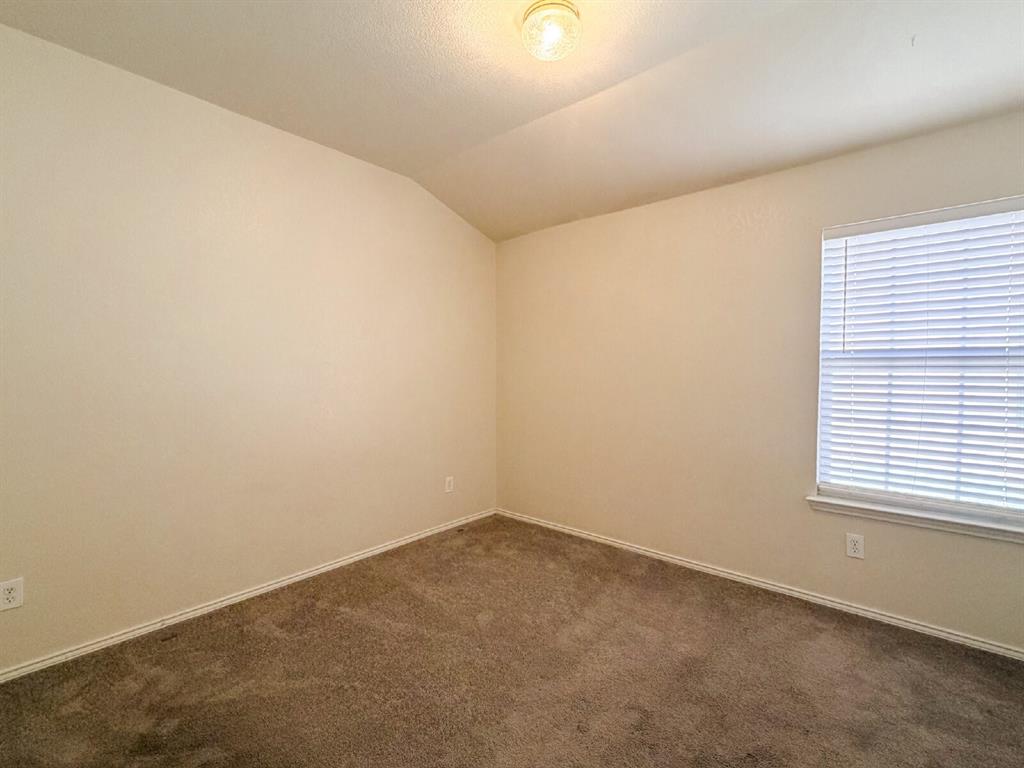 5353 Freestone Drive Grand Prairie, TX 75052 - Photo 26 of 36