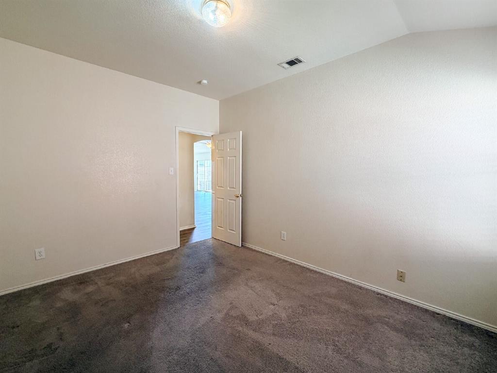 5353 Freestone Drive Grand Prairie, TX 75052 - Photo 29 of 36