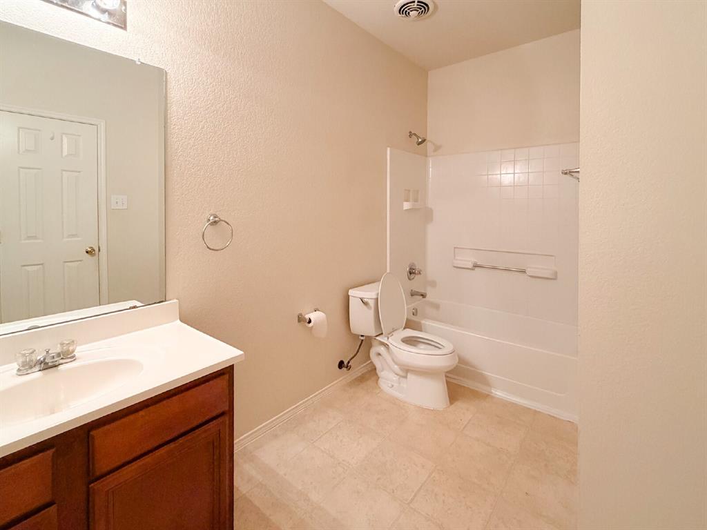 5353 Freestone Drive Grand Prairie, TX 75052 - Photo 31 of 36