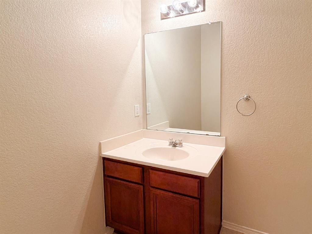 5353 Freestone Drive Grand Prairie, TX 75052 - Photo 33 of 36