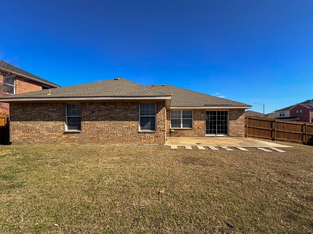 5353 Freestone Drive Grand Prairie, TX 75052 - Photo 35 of 36