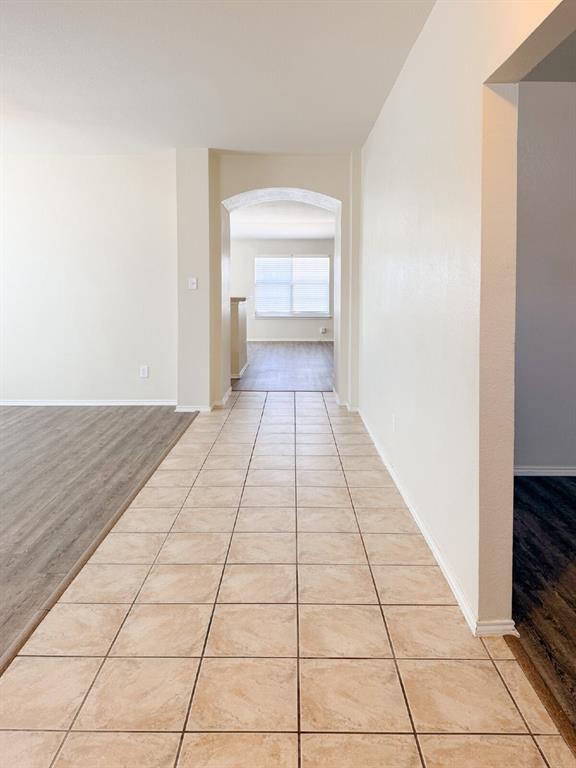 5353 Freestone Drive Grand Prairie, TX 75052 - Photo 5 of 36