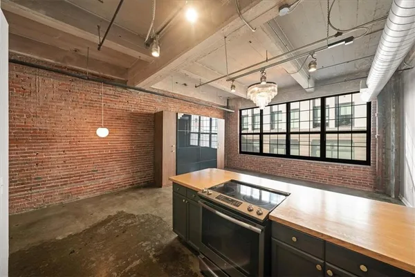 $199,000 | 715 May Street, Unit 327, Kansas City, MO 64105