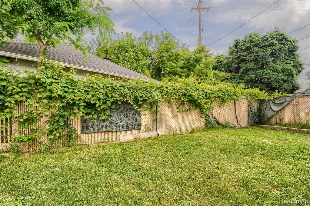 322 Leta Avenue Flint, MI 48507 - Photo 4 of 26